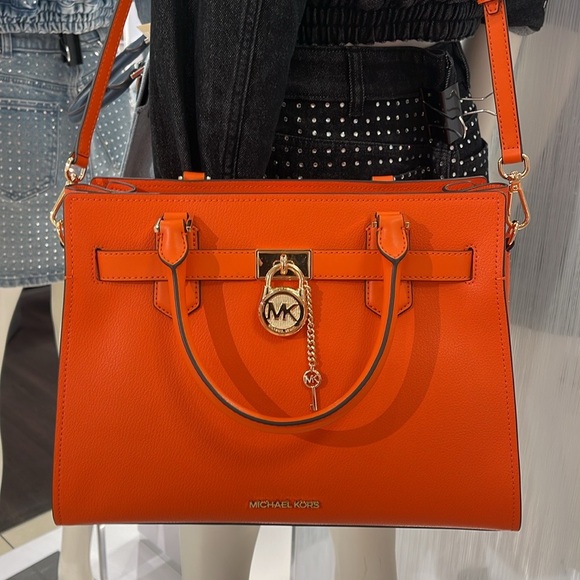 MICHAEL KORS HAMILTON MEDIUM SATCHEL
COLOR: Poppy
New with the tag - Picture 16 of 16
